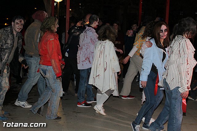 Los zombies invadieron las calles de Totana - Noche Zombie - 189